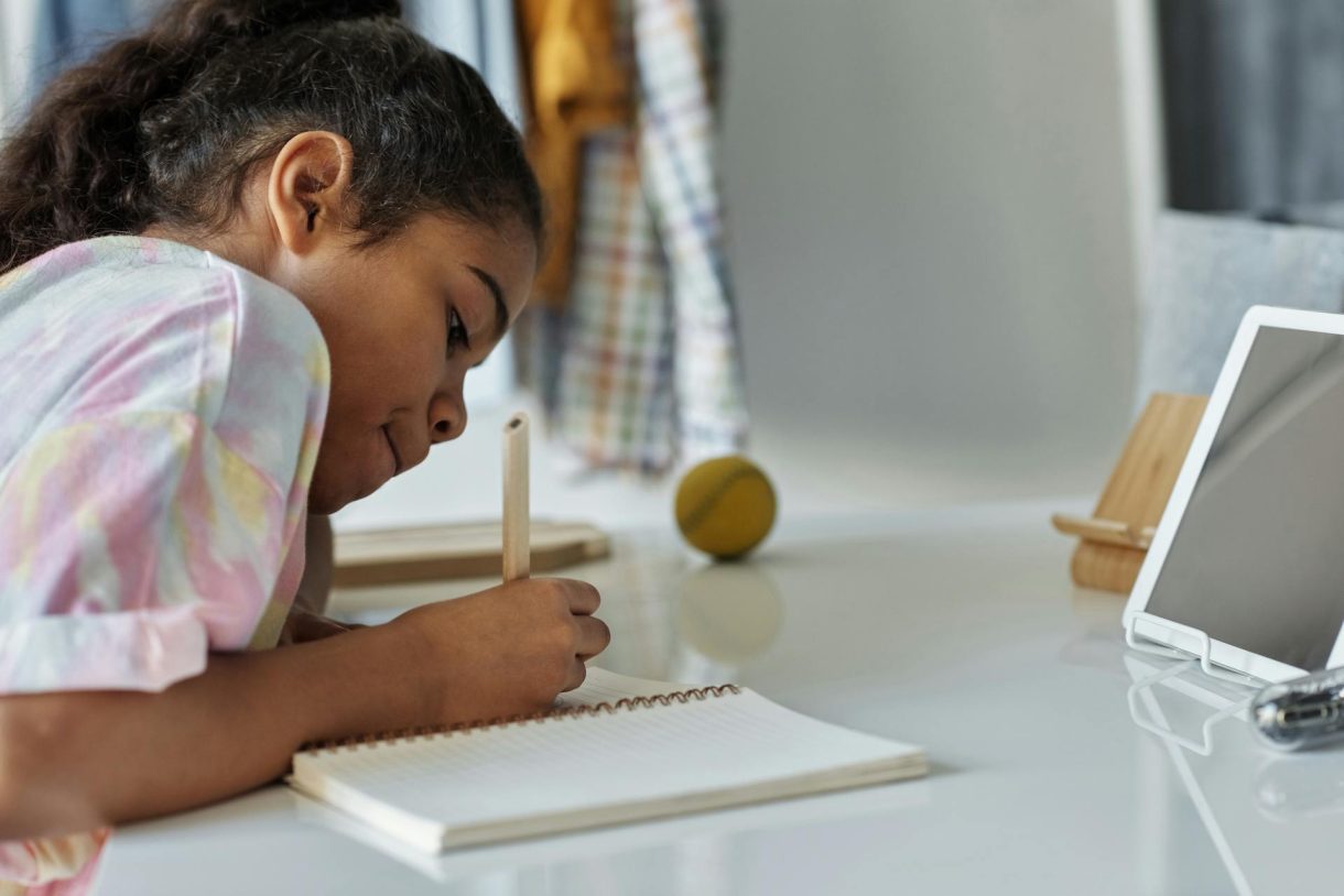 Cómo ayudar a tu hijo a escribir un diario: 5 consejos