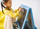 Niños: 6 ventajas de dibujar en la pizarra