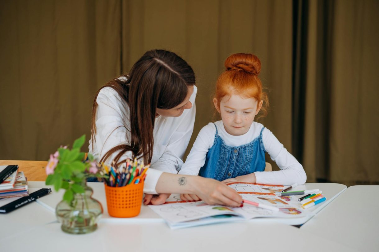 Colegios: 5 beneficios de las tutorías entre tutores y familias