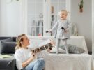 Selección de planes y actividades musicales para niños en casa