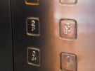 ¡Botones de ascensor radiactivos!