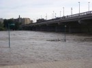 Protección civil avisa a Zaragoza de posibles desbordamientos del Ebro