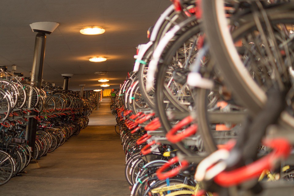 Cambia el coche por la bicicleta y obtén muchos beneficios