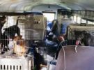 Un hombre rescata a 64 animales gracias al uso de su autobús