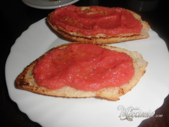 tostada con tomate ¿y aceite
