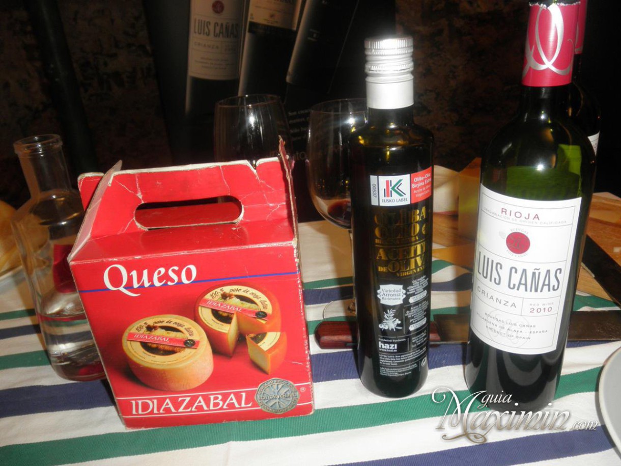 Cata de vinos, aceite de oliva virgen extra y queso Idiazabal (Laguardia – AR)