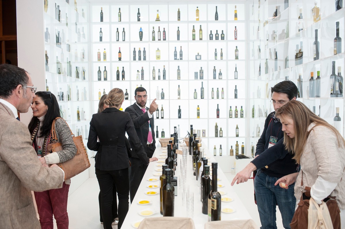 Los Aceites de Oliva de España triunfan en el Salón de Gourmets