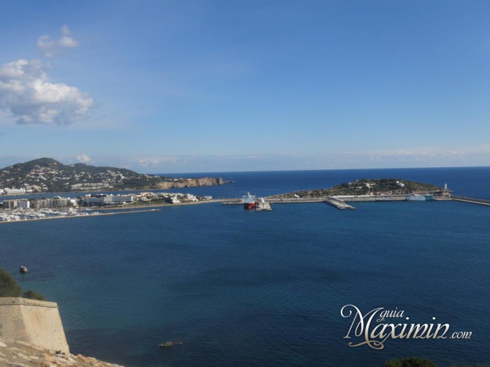 Vista puerto de Ibiza