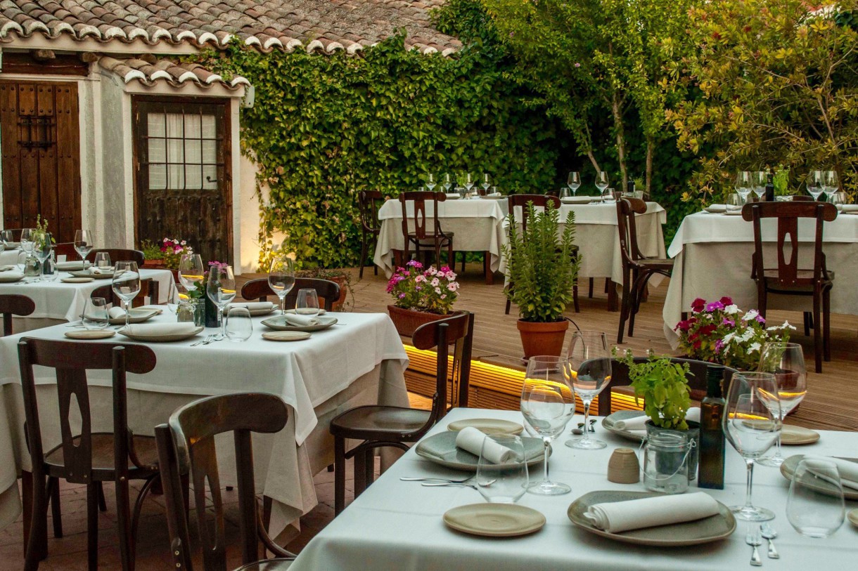 Casa Elena abre sus terrazas con el buen tiempo (Cabañas de la Sagra – TO)