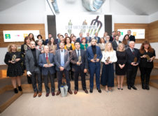 Foto De Familia Con Todos Galardonados, Organizadores Y Autoridades, Gala Evooleum 2020