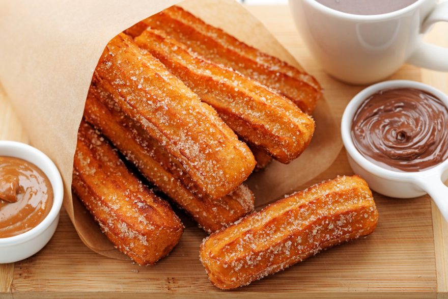 Churros,with,sugar,and,chocolate,sauce