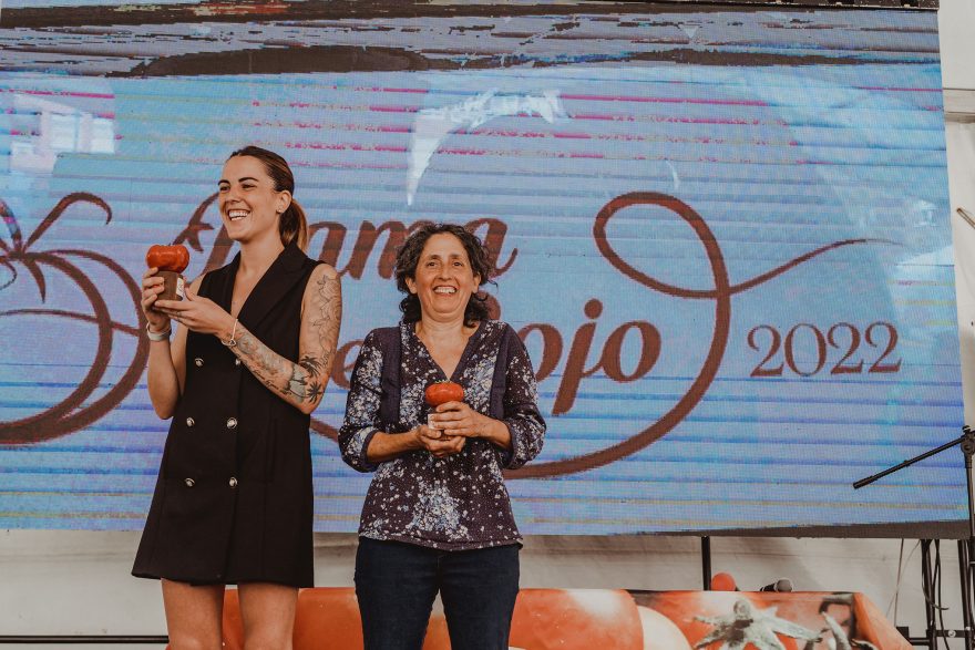 Lucía Grávalos Y Ana Rodríguez, Damas De Rojo 2022, Iv Feria Del Tomate Antiguo De Bezana