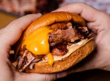 Met Meat Burger 13 Aniversario, La Burger Que Se Monta En Mesa, New York Burger