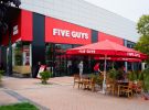 Five Guys inaugura un nuevo restaurante cercano a la Fórmula 1 en Madrid