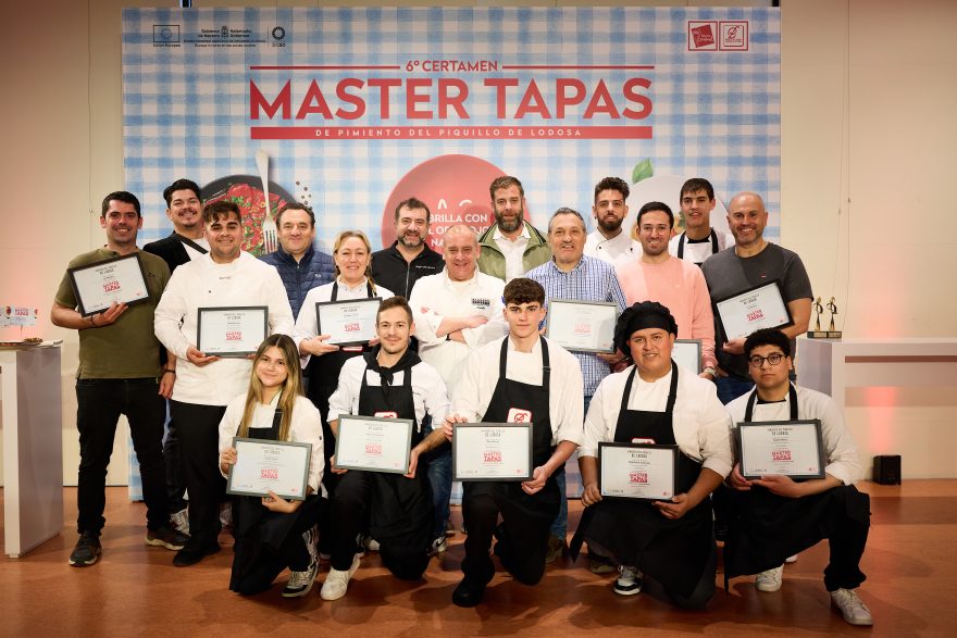 7/11/24 Participantes Con El Jurado. Vi Certamen Master Tapas Del Pimiento Del Piquillo De Lodosa, Lodosa (navarra), Spain. Photo By James Sturcke | Sturcke.org