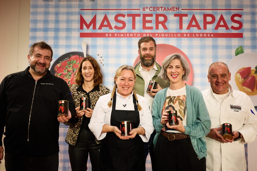 7/11/24 Sergio Fernández (izq), Marta, Alma María Moreno, Jesús Aguirre, Laura Martínez Noguera Y Nicolás Ramírez. Vi Certamen Master Tapas Del Pimiento Del Piquillo De Lodosa, Lodosa (navarra), Spain. Photo By James Sturcke | Sturcke.org