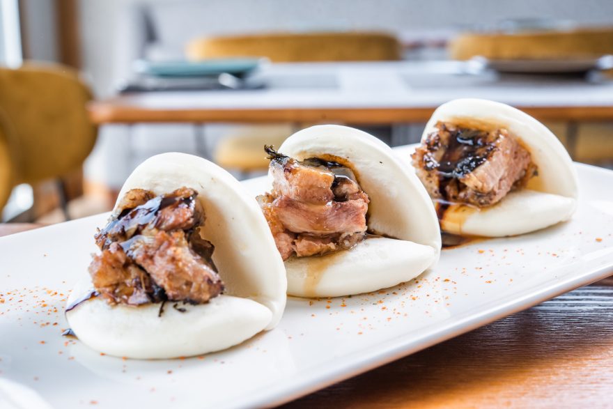 Pan Bao Con Costillas A Baja Temperatura La Terraza Del Santo Domingo