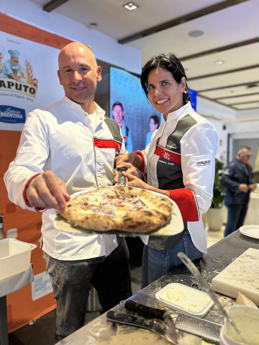 Gonzalo Infante Y Raquel Perramón (infraganti Pizza) Con La Guasa En The Italian Show