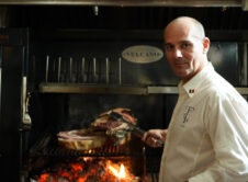 Cata Lupu En La Parrilla De La Taberna De Elia