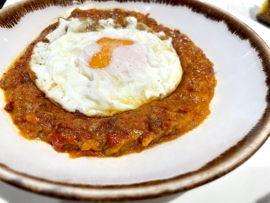Pisto Elia De Verduras A La Parrilla Y Huevo De Corral, La Taberna De Elia