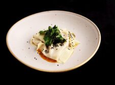 Ravioli Con Manitas De Cerdo Y Langostinos Di Ferente Hr Vf