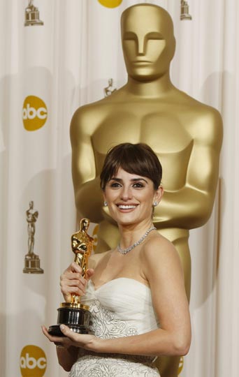 Penélope Cruz gana el Oscar y se lo dedica a todos los españoles