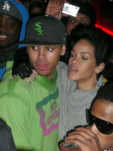 Comunicado oficial de Chris Brown tras agredir a su novia Rihanna