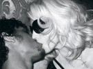 Guy Ritchie avergonzado por las fotos de su ex Madonna