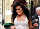 La discográfica de Amy Winehouse, rechaza sus canciones