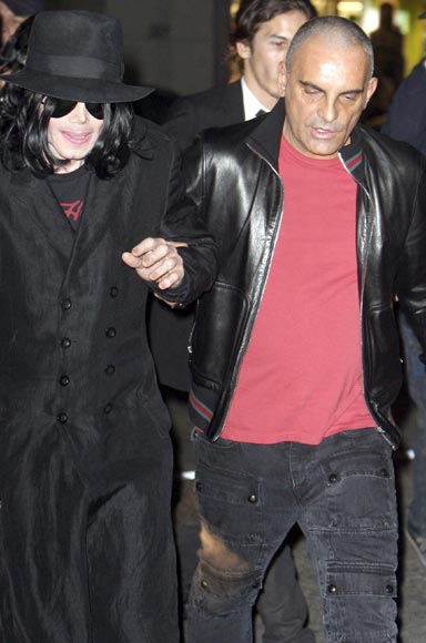 Michael Jackson de compras con un amigo