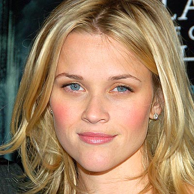 Reese Witherspoon sale del aislamiento tras su divorcio