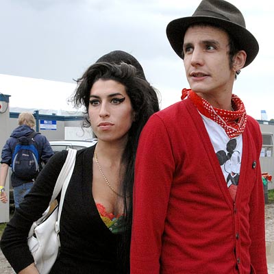 Amy Winehouse quiere rehacer de nuevo su matrimonio con Blake