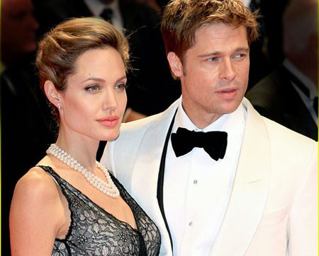 Brad Pitt le exige matrimonio a Angelina