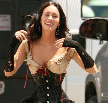 Megan Fox marca tipazo en su nueva película, Jonah Hex