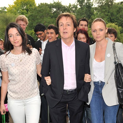 Paul McCartney y sus hijas piden un día a la semana sin carne.