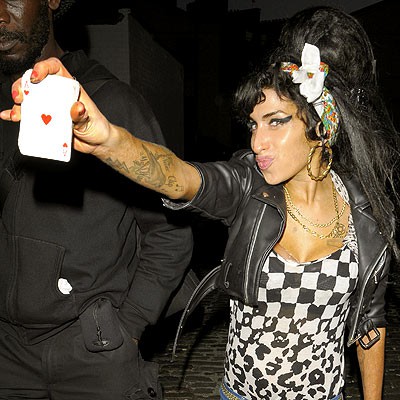 Amy Winehouse finalmente se divorcia de Blake Fielder-Civil