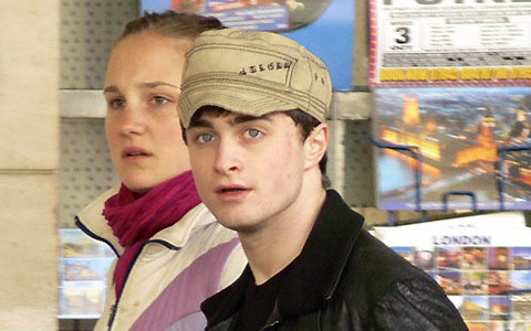 Daniel Radcliffe sale con una actriz llamada Laura O´Toole