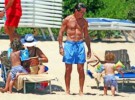 José María Aznar luce musculatura a lo Schwarzenegger