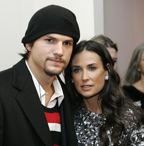 Demi Moore adopta el apellido de Ashton por su cuarto aniversario de bodas