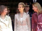 La reina Sofía y sus hijas acuden a un bautizo en Grecia