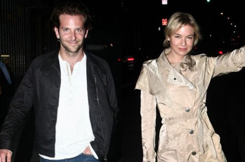 Renee Zellweger y Bradley Cooper muestran su amor en Barcelona