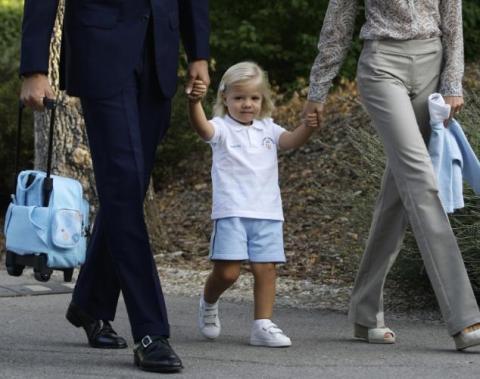 La infanta Sofía comienza su primer día de guardería