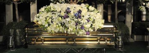 Michael Jackson finalmente ha sido enterrado en Forest Lawn