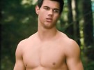 Taylor Lautner se siente incómodo con sus músculos
