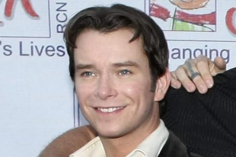 Muere Stephen Gately del grupo Boyzone por causas desconocidas