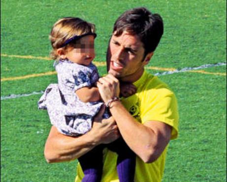 David Bustamante y su hija Daniela en el fútbol