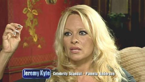 Pamela Anderson y sus adicciones pasadas