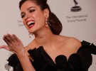 Mar Saura entrega un premio en la 37ª edición de los Emmy Internacionales