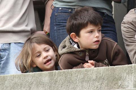 Los hijos de Michael Douglas y Catherine Zeta Jones en el desfile de Acción de Gracias de Macy´s en Nueva York