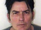 El actor Charlie Sheen fue detenido por violencia doméstica